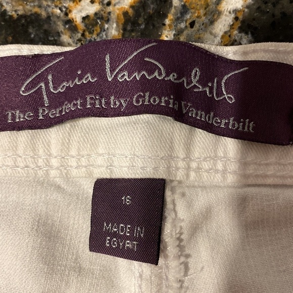 Womens Gloria Vanderbilt solid white stretch below knee deni shorts size 16 - Picture 5 of 5